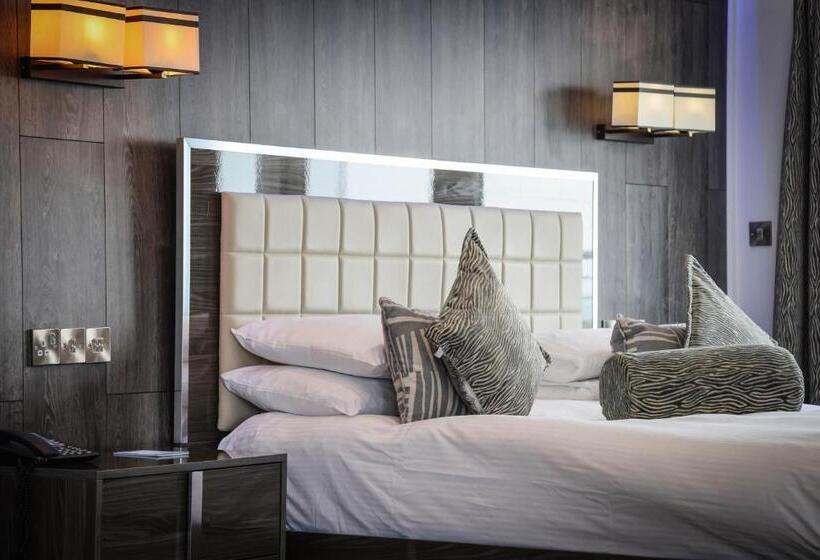 سوییت با چشم‌انداز دریا, Cumberland Hotel   Oceana Collection