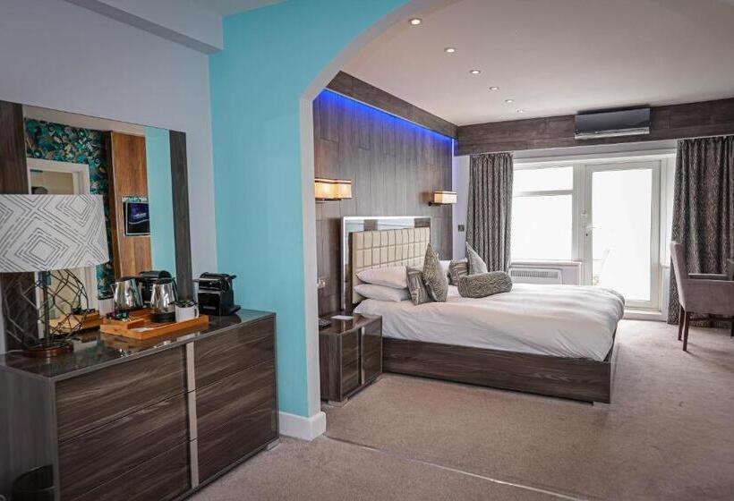 سوییت با چشم‌انداز دریا, Cumberland Hotel   Oceana Collection
