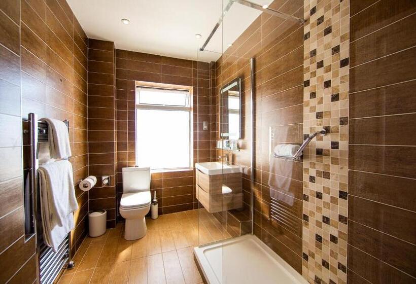 اتاق خانوادگی با چشم‌انداز دریا, Cumberland Hotel   Oceana Collection