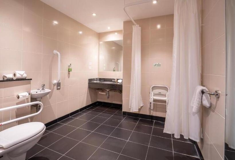 Номер Стандарт Адаптированный для Инвалидов, Holiday Inn Bristol Airport, An Ihg