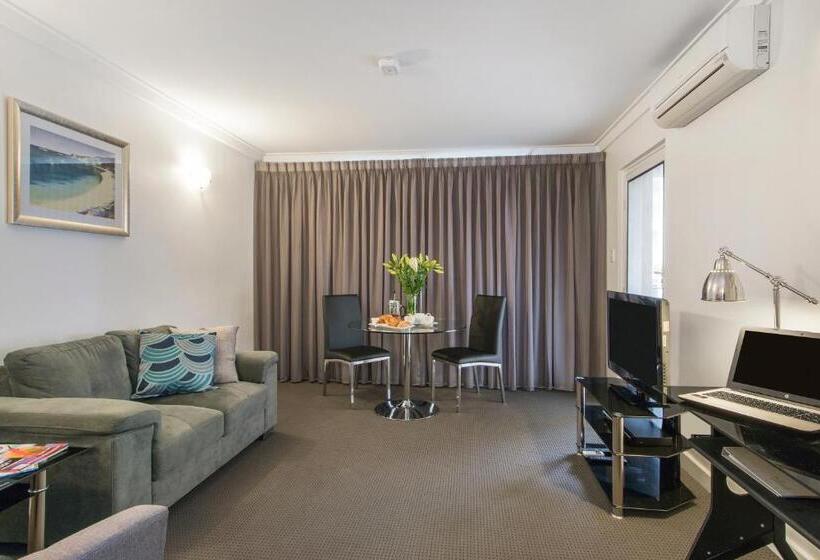발코니가 있는 스위트, The Peninsula Riverside Serviced Apartments