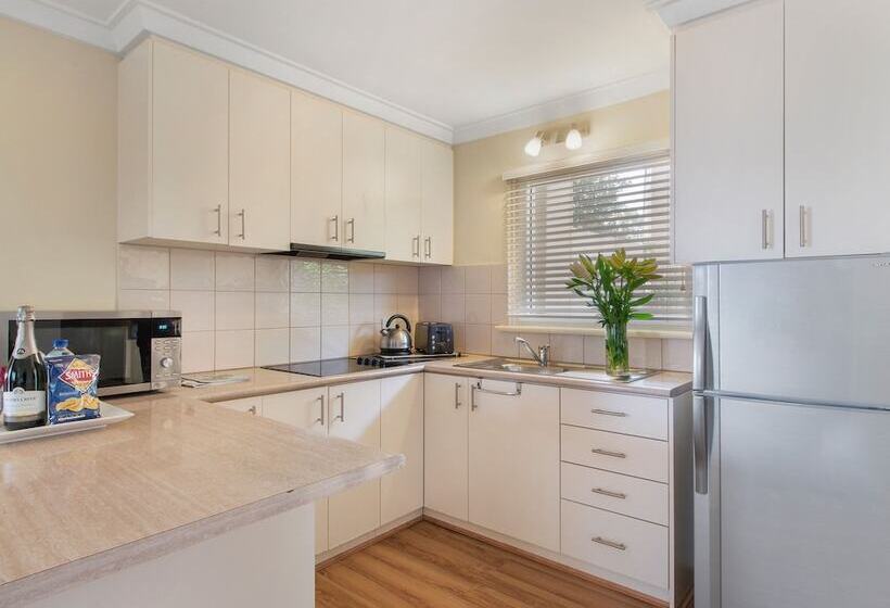 발코니가 있는 스위트, The Peninsula Riverside Serviced Apartments