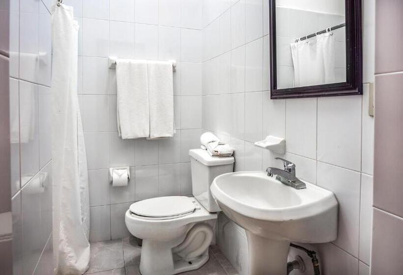 Quarto Estandar Cama King, Urdinola