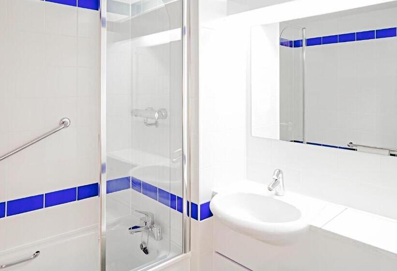 Семейный Номер Классика, Warrington Motel, J20 M6 Lymm Services