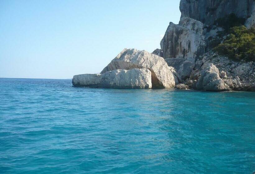 اتاق استاندارد, B&b Sardinia Room Siscaledda