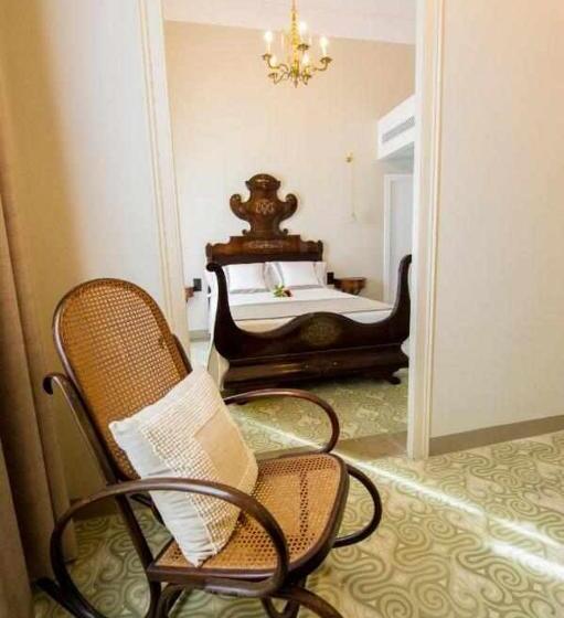 اتاق لوکس با بالکن, Bolet Casa Modernista