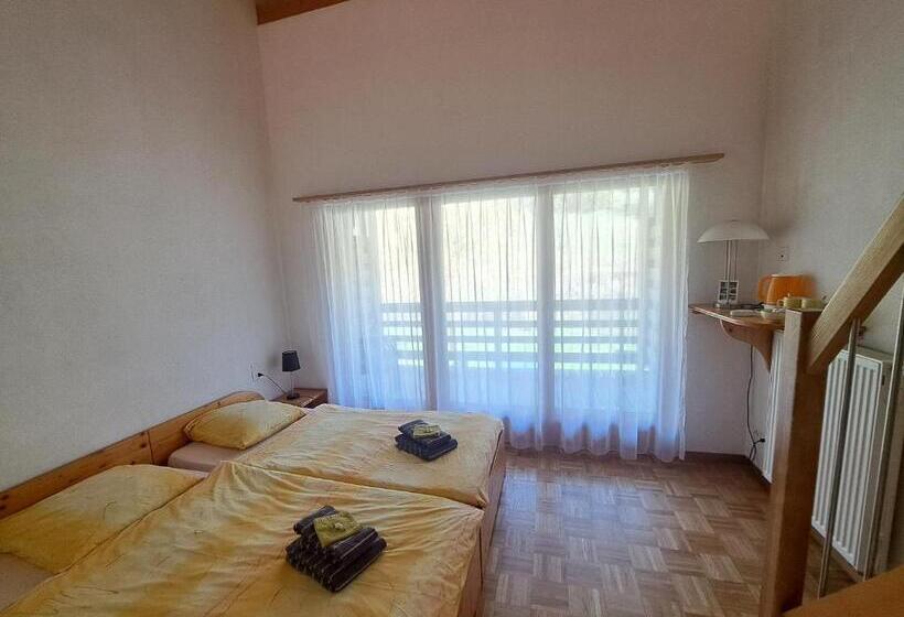 Семейный Номер, Tariche Centre De Vacances