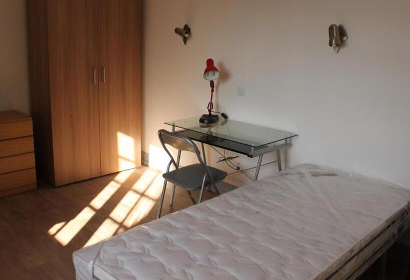اتاق استاندارد یک تخته با سرویس بهداشتی مشترک, Be Coimbra Hostels