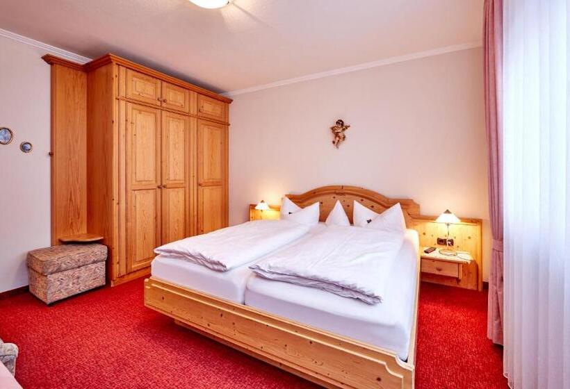 Дом 2 Спальни, Gästehaus Marianne
