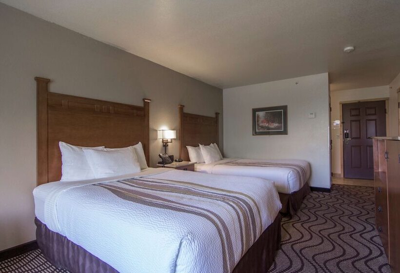 Номер Стандарт 2 Двуспальные Кровати, Best Western Plus Riverfront Hotel And Suites