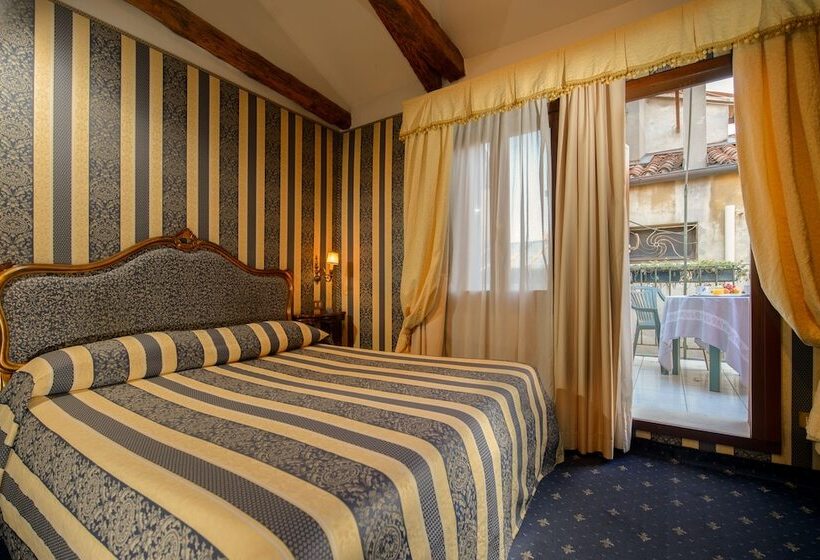 Superior Room with Terrace, Centauro