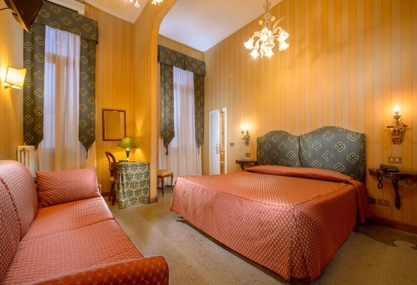 Superior Quadruple Room, Centauro