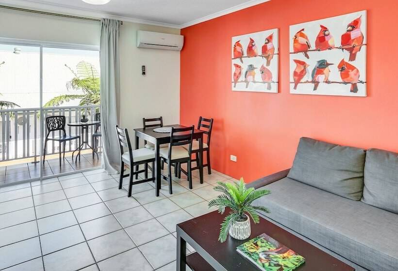 스위트, Coral Tree Inn