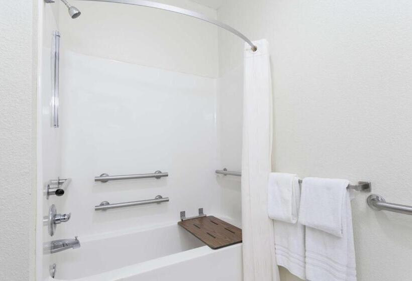 Номер Стандарт 2 Двуспальные Кровати, Days Inn By Wyndham Near Kansas Speedway