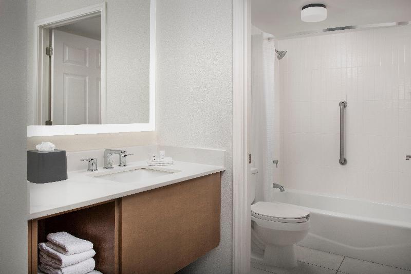 带大床的标准工作室, Staybridge Suites San Antonio Airport, An Ihg