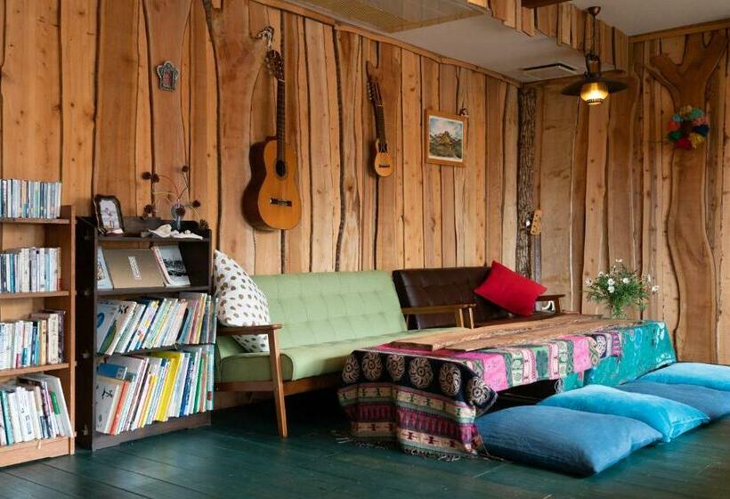 Четырехместный номер эконом класса с общей ванной комнатой, Lodge Mondo