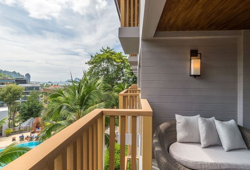 프리미엄 룸 풀장 전망, Holiday Inn Resort Krabi Ao Nang Beach  An Ihg