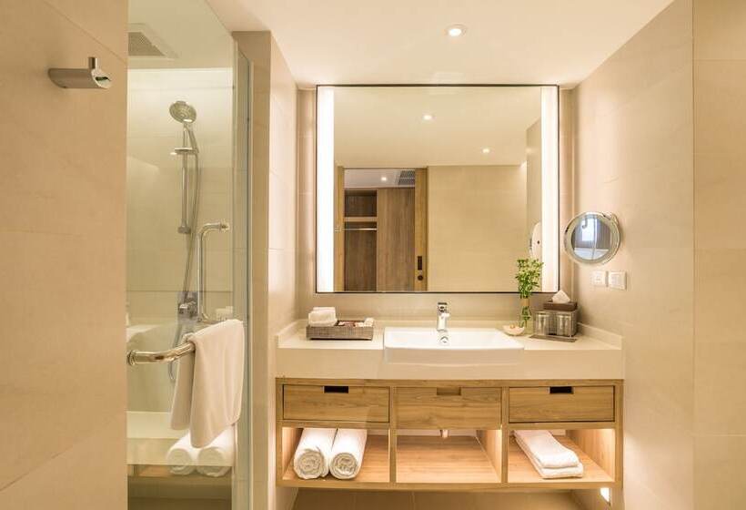 스탠다드 룸 더블 침대 바다 전망, Holiday Inn Resort Krabi Ao Nang Beach  An Ihg