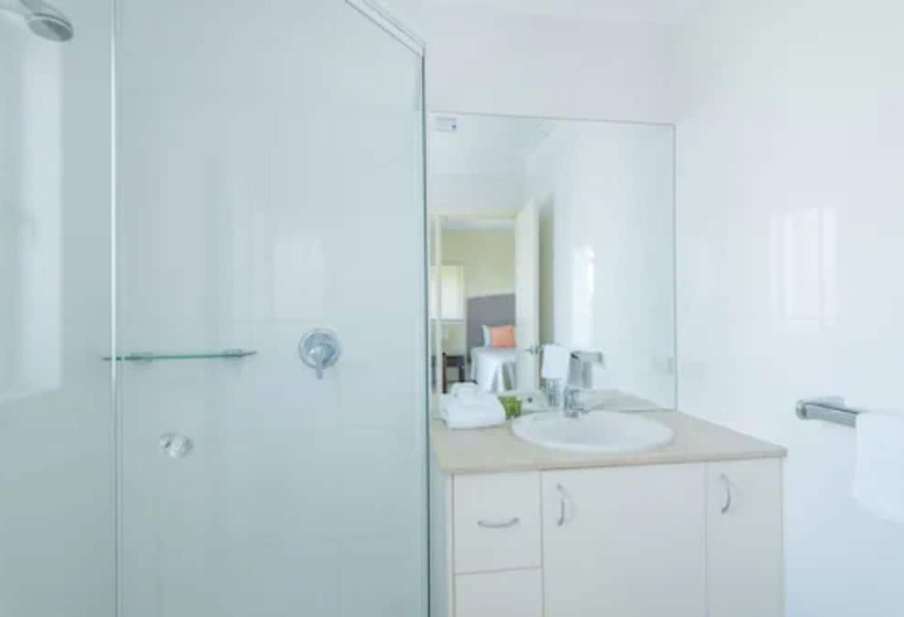Апартаменты 2 спальни Вид на Бассейн, Colonial Resort Noosa
