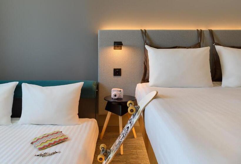 Quarto Familiar, Moxy Lisbon City