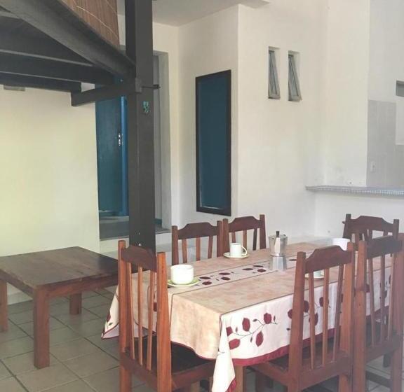 سرير فى غرفة مشتركه, Casas Coloniais