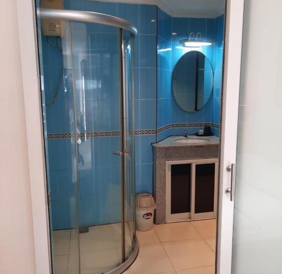 Номер Deluxe, Swiss Food Restaurant And Room For Rent