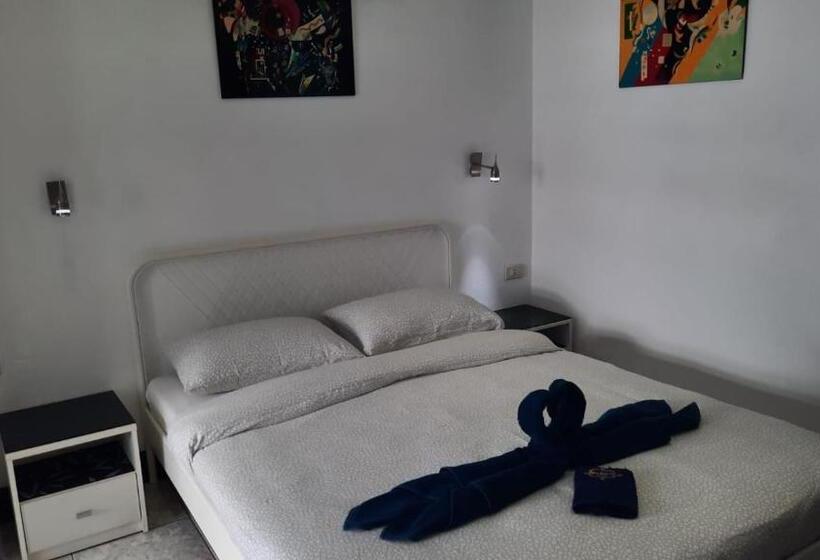 Номер Deluxe, Swiss Food Restaurant And Room For Rent