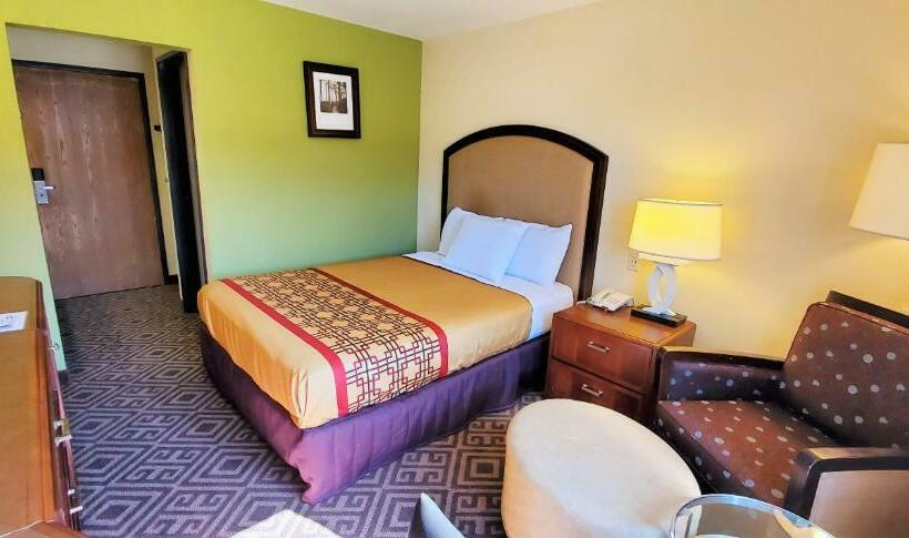 Номер Стандарт, Travel Inn And Suites  Sikeston Miner I 55 Exit 67
