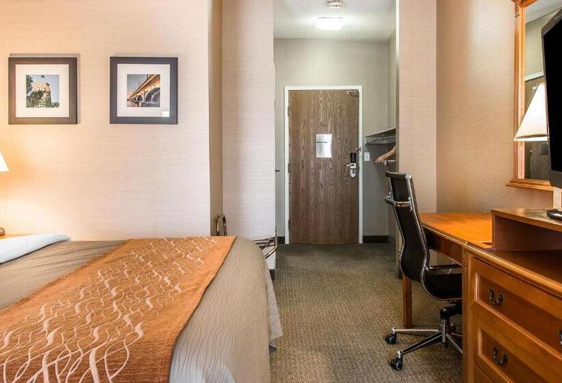 Номер Стандарт Кровать Кинг Адаптированный для Инвалидов, Comfort Inn