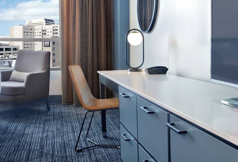Номер Deluxe Адаптированный для Инвалидов, Hilton Omaha