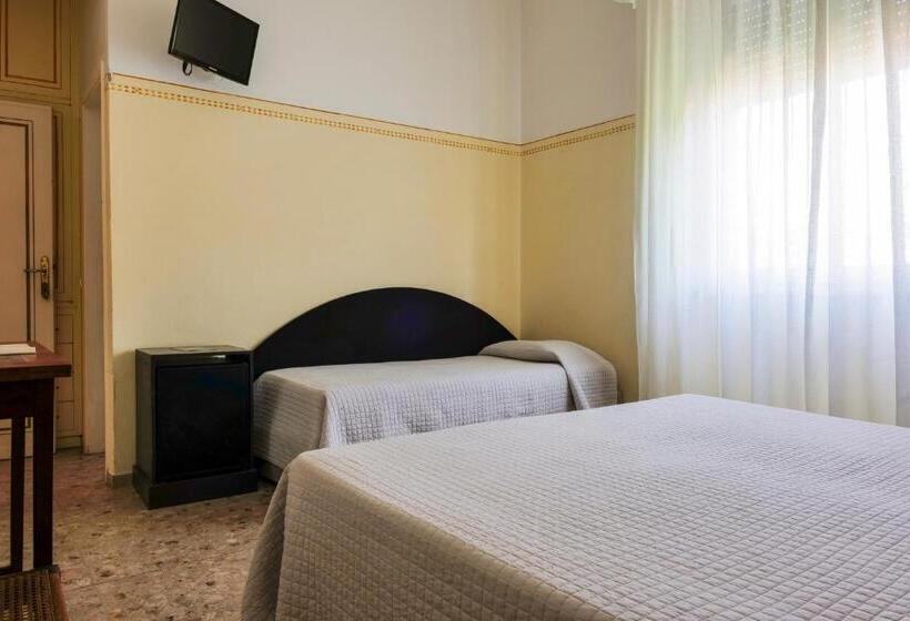 اتاق استاندارد سه نفره, Club I Pini   Residenza D Epoca In Versilia