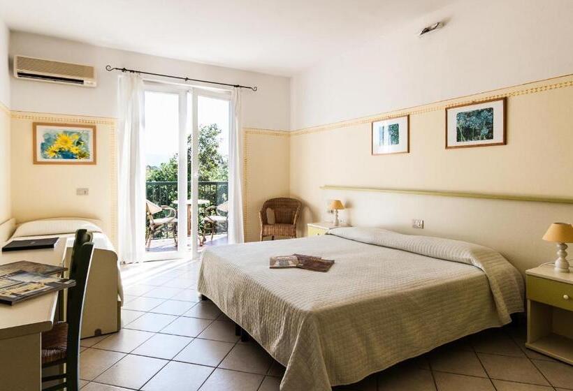 اتاق استاندارد چهار تخته, Club I Pini   Residenza D Epoca In Versilia