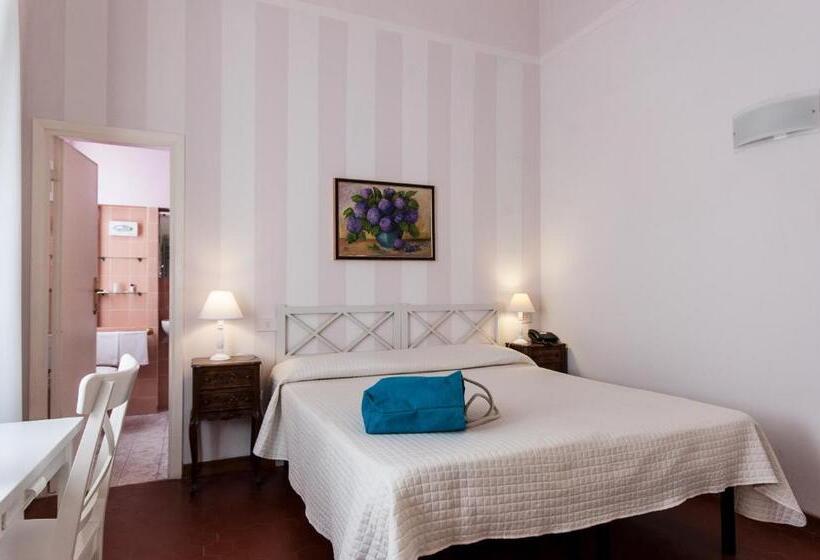 اتاق استاندارد یک نفره, Club I Pini   Residenza D Epoca In Versilia