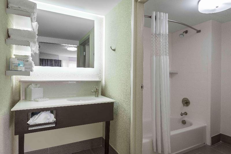 Люкс Кровать Кинг, Hampton Inn & Suites Chapel Hill/durham, Area