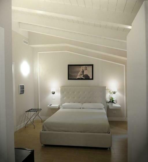 Standard Triple Room with Terrace, B&b La Dolce Vita