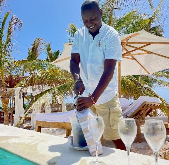 Deluxe Suite Sea View, Simba Wa Kale Suites & Beach