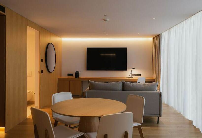 Suite Premium, Lumen Hotel & The Lisbon Light Show