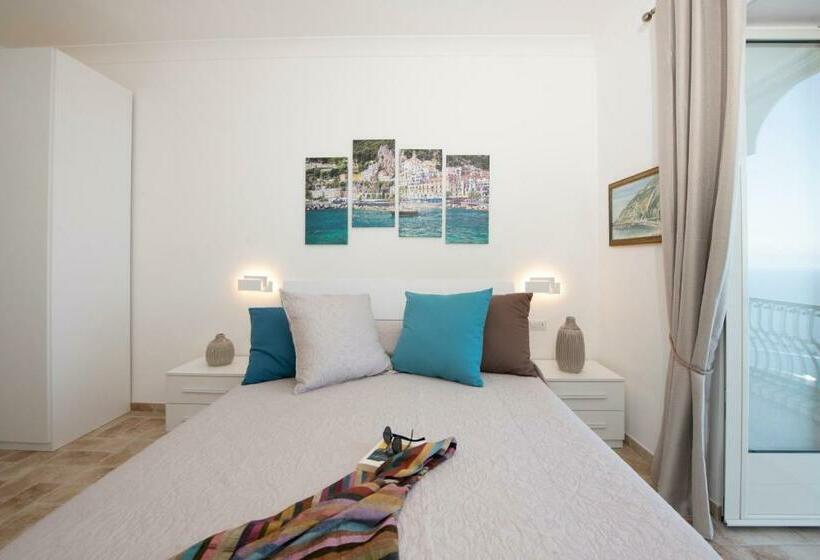 Номер Deluxe Вид на Море с Балконом, Amalfi Casamia B&b