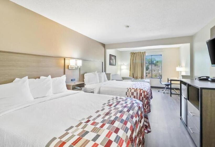 Номер Deluxe, Red Roof Inn & Suites Fayetteville  Fort Bragg
