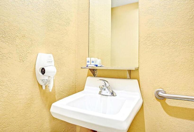 适合残疾人使用的标准间, Microtel Inn & Suites Newport News