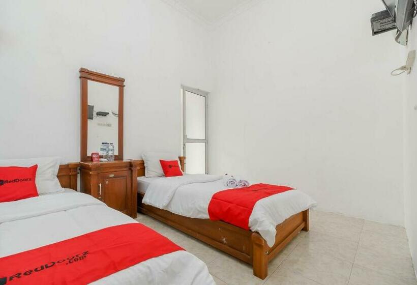 اتاق استاندارد, Reddoorz Syariah Near Watervang Lubuk Linggau 2