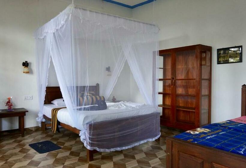 Quarto Triplo Estandar, Sun View Resort Kithalella