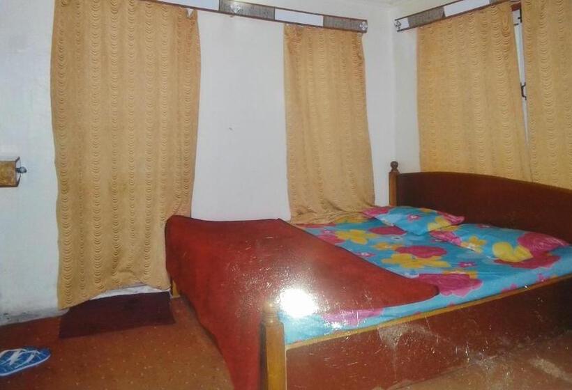 家庭间, Alamdar Guest House