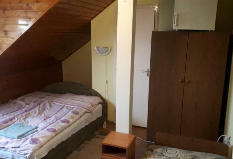 Номер Стандарт, Napsugár Panzió