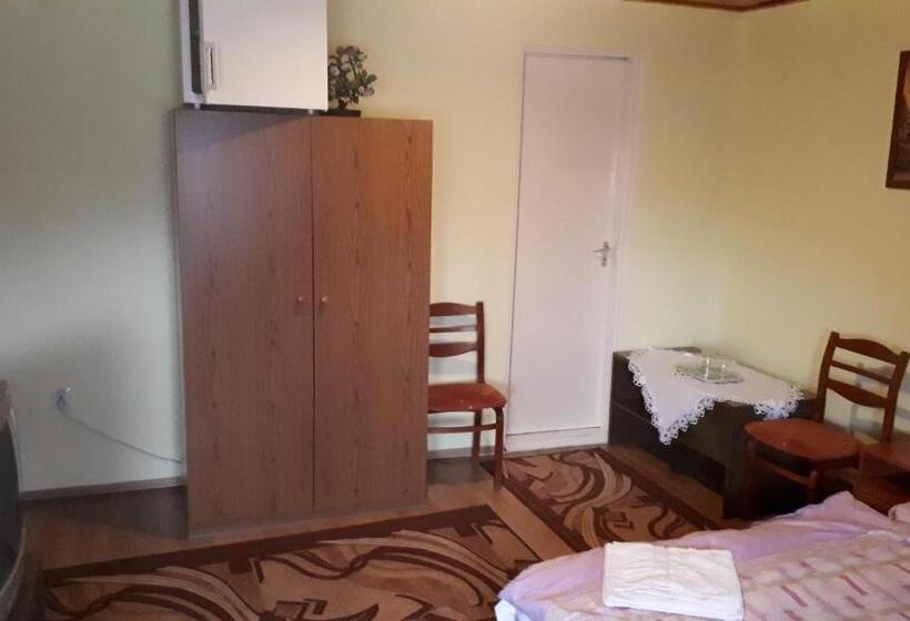 Номер Стандарт Трехместный, Napsugár Panzió