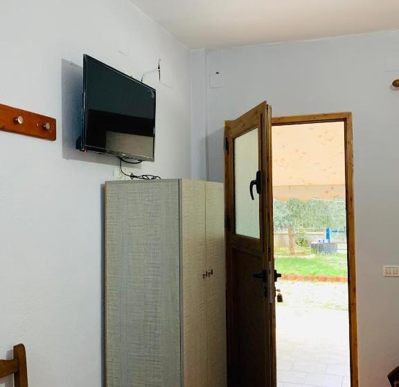 Трехместный Номер Стандарт Вид на Сад, Guesthouse Rondo