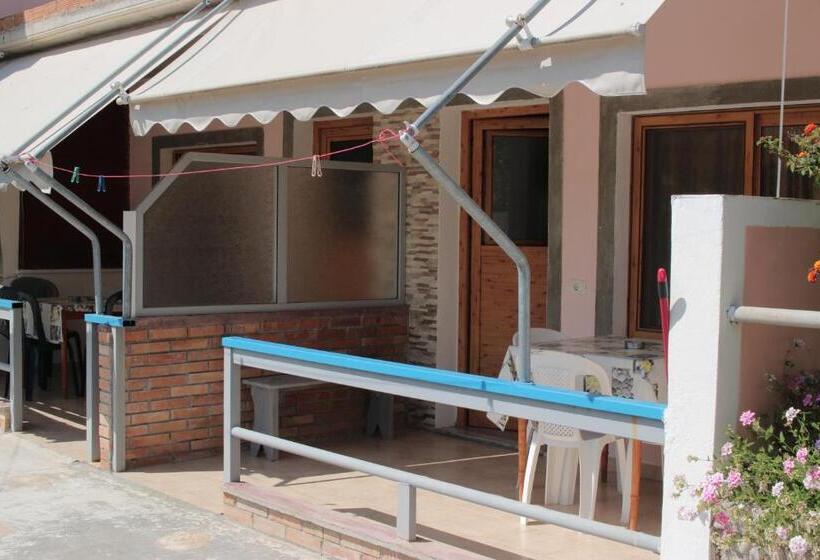 Трехместный Номер Стандарт Вид на Сад, Guesthouse Rondo