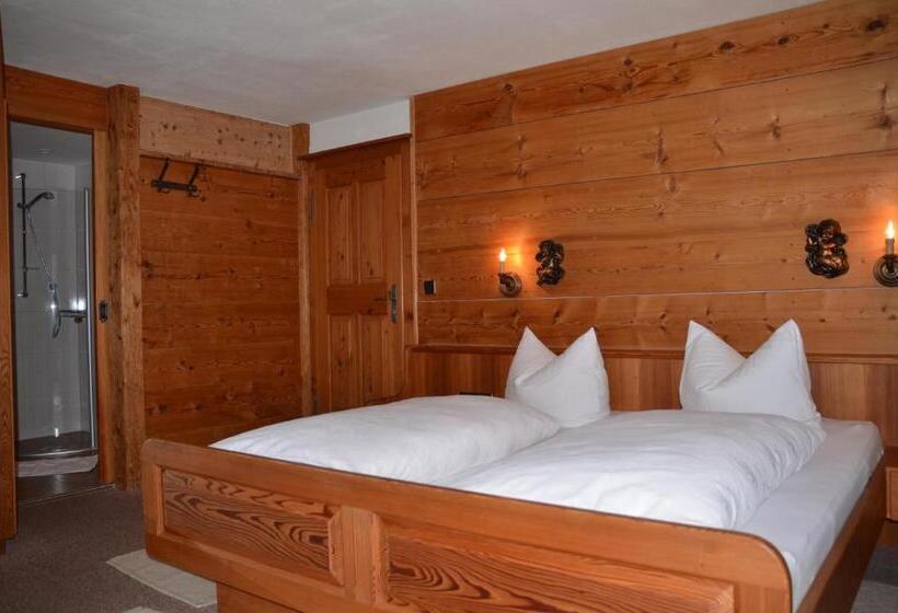 Quarto Estandar com Sacada, Berggasthaus Weingarten