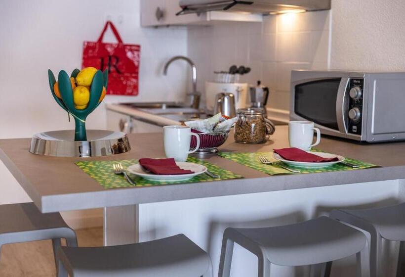 1 Bedroom Apartment Lake View, Roma Apart