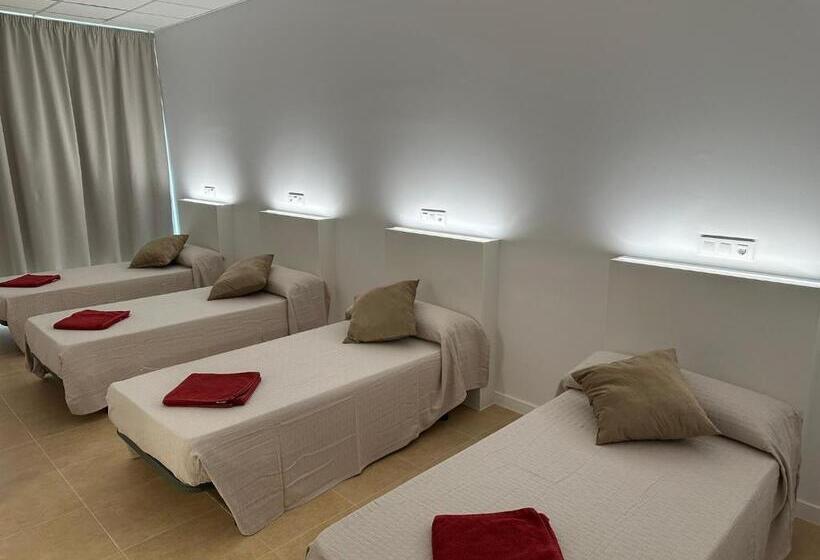 Номер Стандарт Четырехместный Совместный Санузел, Albergue O Pedrón Hostel & Rooms